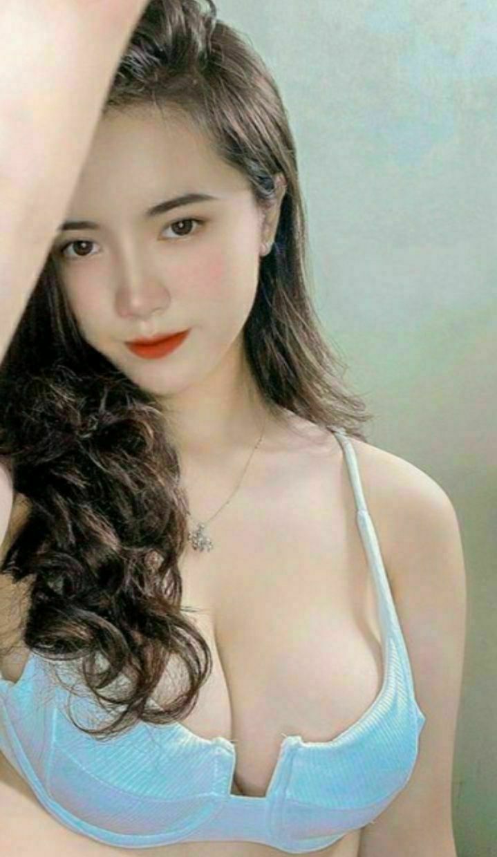 Chuyến đi công chuyện, em thư ký bị gã cấp trên đáng ghét xuất tinh ngập bím